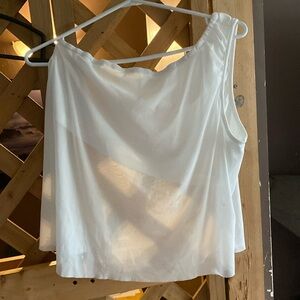 White Off the shoulder top size 1x